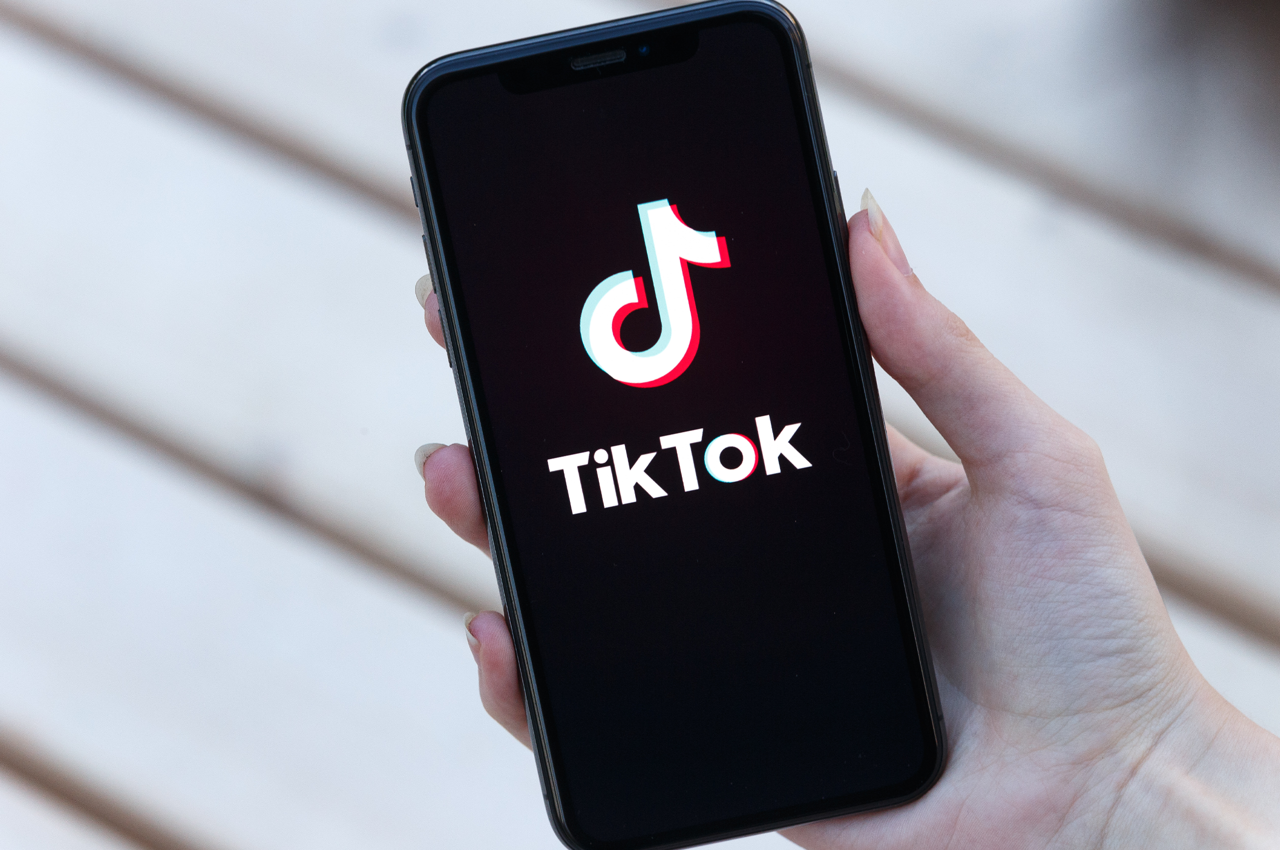A influência do TikTok na comunicação digital